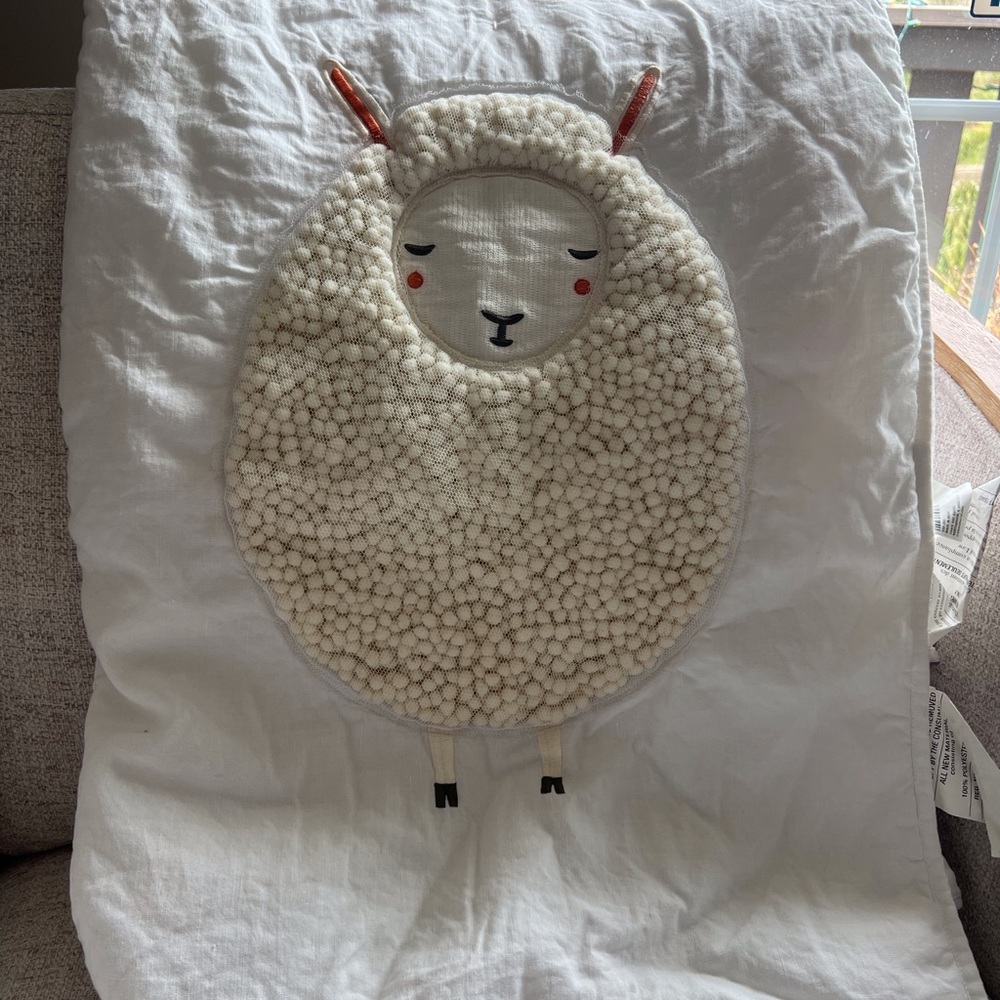 Crate&Barrel Sheep Crib Quilt